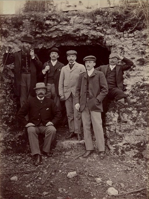 Groupe de veneurs - Tiré de l'ouvrage L'Equipage du marquis de Chambray - Photos de Maurice de Gasté (1894) - Bnf (Gallica)